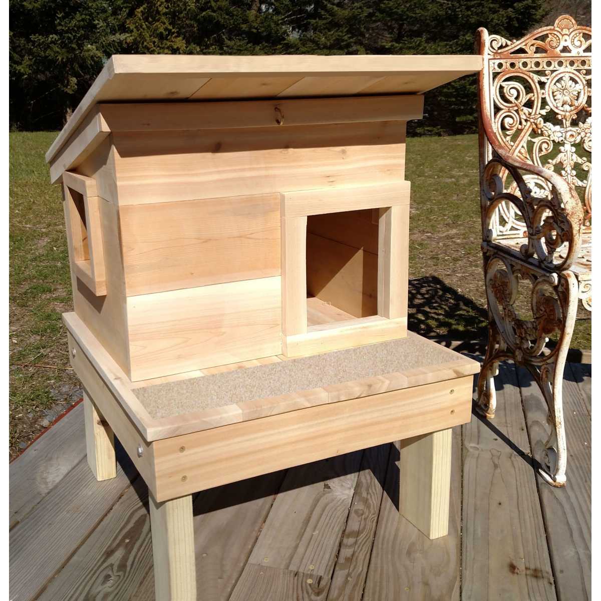 Outdoor Cedar Wood Cat  House  Shelter